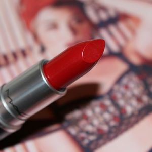 LE MAC x Mia Moretti "mia moretti" lipstick